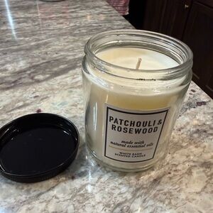 White Barn Patchouli & Rosewood Candle - Cream